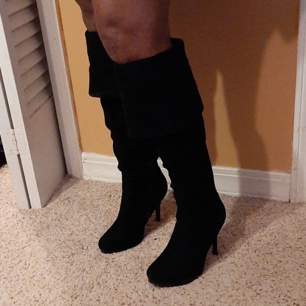Boots - Picture 2 of 4
